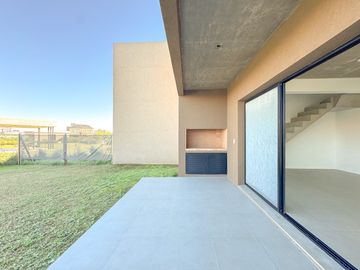 Casa 3 Dorm - Condominios DM