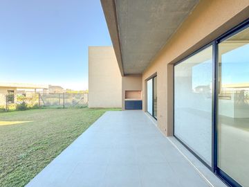 Casa 3 Dorm - Condominios DM