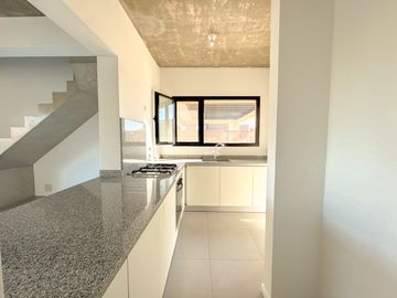 Casa 3 Dorm - Condominios DM