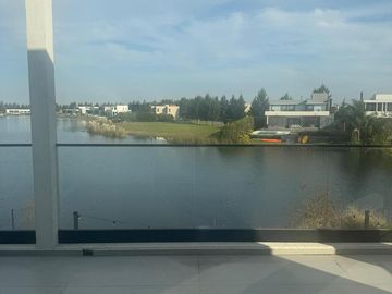 Alquiler Anual Casa a La Laguna en El Naudir Escobar EC