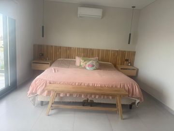 Alquiler Anual Casa a La Laguna en El Naudir Escobar EC