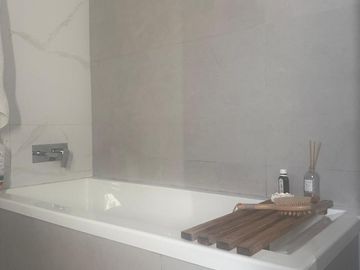 Alquiler Anual Casa a La Laguna en El Naudir Escobar EC