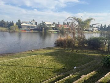 Alquiler Anual Casa a La Laguna en El Naudir Escobar EC