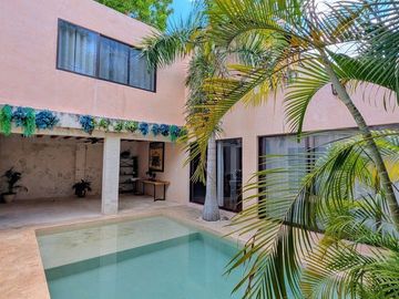 Casa en Club de Golf la Ceiba con Departamento independiente
