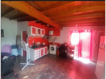 CASA  CON PILETA, DEL VISO, OPORTUNIDAD!!!