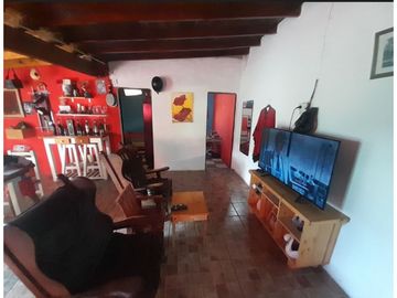 CASA  CON PILETA, DEL VISO, OPORTUNIDAD!!!