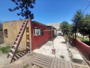 CASA  CON PILETA, DEL VISO, OPORTUNIDAD!!!