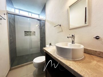 HERMOSA CASA EN COTO, EN BOSQUES CEDROS, CON UBICACION PRIVILEGIADA