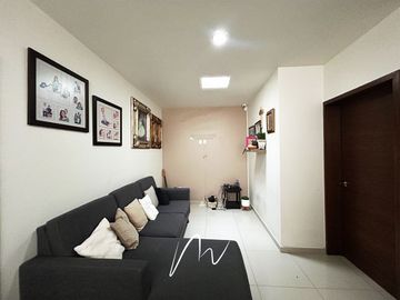HERMOSA CASA EN COTO, EN BOSQUES CEDROS, CON UBICACION PRIVILEGIADA