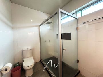 HERMOSA CASA EN COTO, EN BOSQUES CEDROS, CON UBICACION PRIVILEGIADA