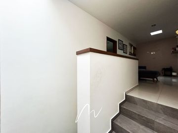 HERMOSA CASA EN COTO, EN BOSQUES CEDROS, CON UBICACION PRIVILEGIADA