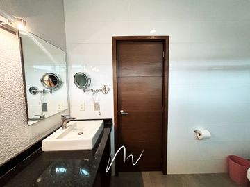 HERMOSA CASA EN COTO, EN BOSQUES CEDROS, CON UBICACION PRIVILEGIADA