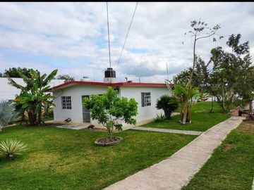 CASA DE CAMPO AMPLIO TERRENO FRENTE AL RIO TUXPAN.