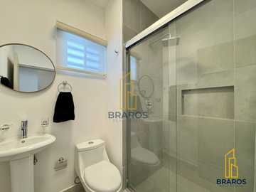 Casa en venta de un piso en fraccionamiento privado al sur
