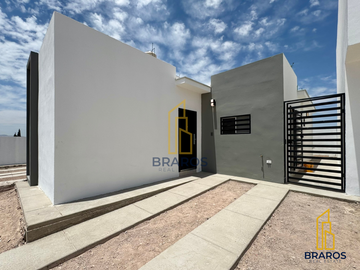 Casa en venta de un piso en fraccionamiento privado al sur