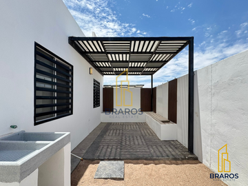 Casa en venta de un piso en fraccionamiento privado al sur