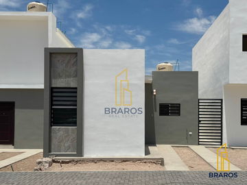Casa en venta de un piso en fraccionamiento privado al sur
