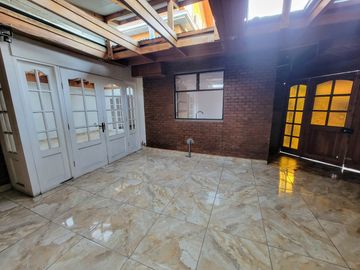 Se Vende Casa de Tres piso en sector El Rosal, Maipú