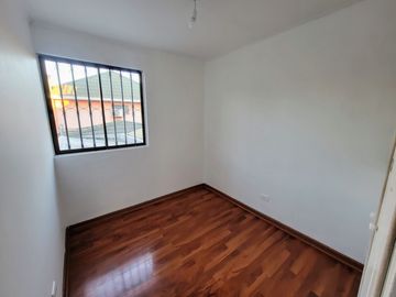 Se Vende Casa de Tres piso en sector El Rosal, Maipú