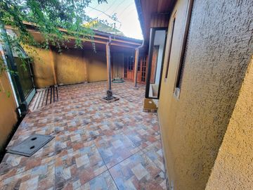 Se Vende Casa de Tres piso en sector El Rosal, Maipú