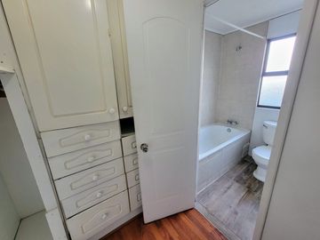 Se Vende Casa de Tres piso en sector El Rosal, Maipú