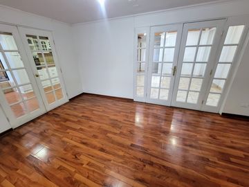 Se Vende Casa de Tres piso en sector El Rosal, Maipú