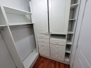Se Vende Casa de Tres piso en sector El Rosal, Maipú