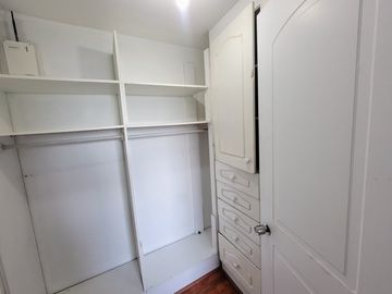 Se Vende Casa de Tres piso en sector El Rosal, Maipú