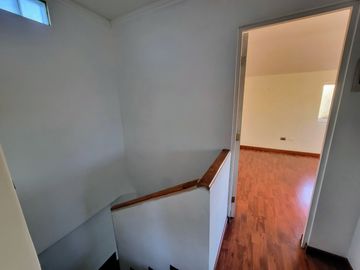 Se Vende Casa de Tres piso en sector El Rosal, Maipú
