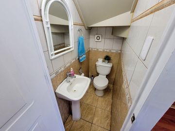 Se Vende Casa de Tres piso en sector El Rosal, Maipú