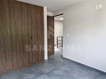 Urquijo Residencial: Casa Cantabria, elegante, amplios espacios, finos acabados.