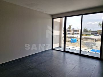Urquijo Residencial: Casa Cantabria, elegante, amplios espacios, finos acabados.