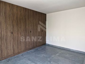 Urquijo Residencial: Casa Cantabria, elegante, amplios espacios, finos acabados.