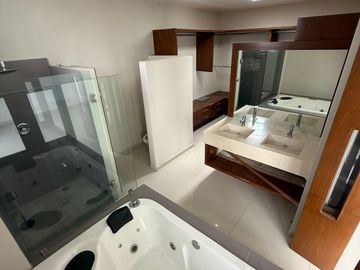 Casa en Venta – Valle Imperial, Coto 19 (Imperio Maya)