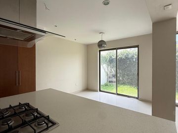 Casa en Venta – Valle Imperial, Coto 19 (Imperio Maya)
