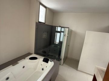 Casa en Venta – Valle Imperial, Coto 19 (Imperio Maya)