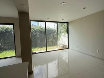 Casa en Venta – Valle Imperial, Coto 19 (Imperio Maya)