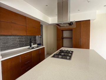 Casa en Venta – Valle Imperial, Coto 19 (Imperio Maya)