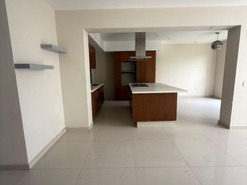 Casa en Venta – Valle Imperial, Coto 19 (Imperio Maya)