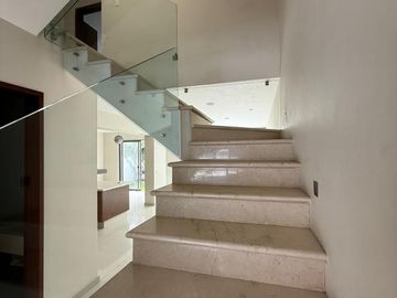 Casa en Venta – Valle Imperial, Coto 19 (Imperio Maya)