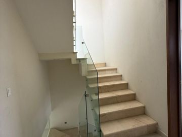 Casa en Venta – Valle Imperial, Coto 19 (Imperio Maya)