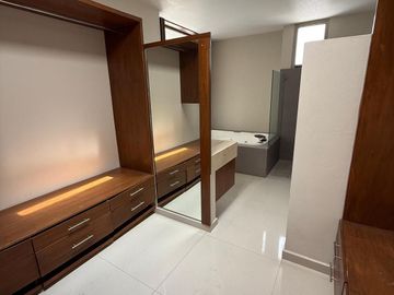 Casa en Venta – Valle Imperial, Coto 19 (Imperio Maya)