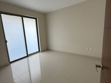 Casa en Venta – Valle Imperial, Coto 19 (Imperio Maya)