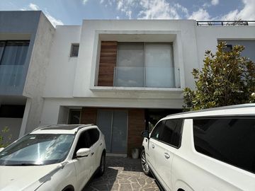 Casa en Venta – Valle Imperial, Coto 19 (Imperio Maya)