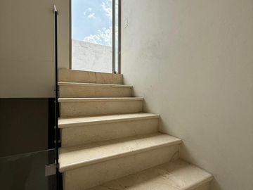 Casa en Venta – Valle Imperial, Coto 19 (Imperio Maya)