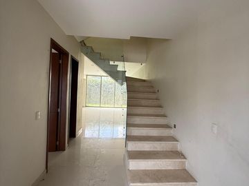 Casa en Venta – Valle Imperial, Coto 19 (Imperio Maya)