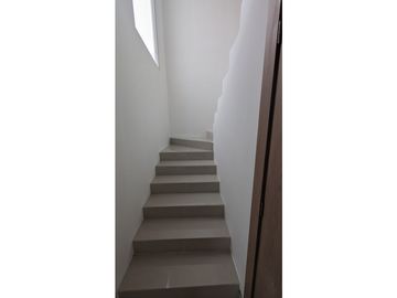 En venta casa de dos pisos sector Cdla Manta azul.