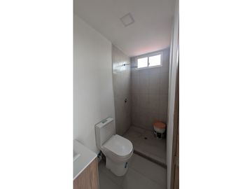 En venta casa de dos pisos sector Cdla Manta azul.