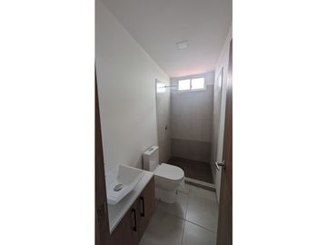 En venta casa de dos pisos sector Cdla Manta azul.