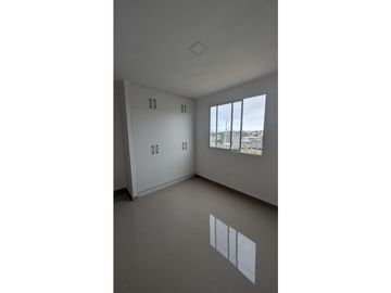 En venta casa de dos pisos sector Cdla Manta azul.